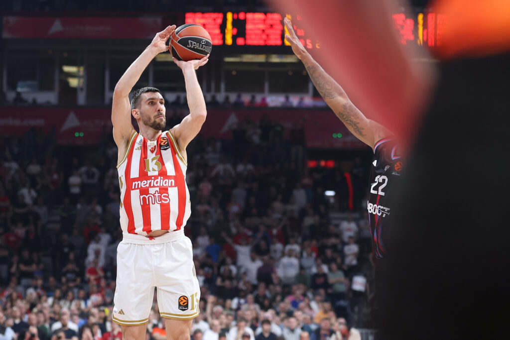 kosarkas Crvene Zvezde na utakmici Evrolige protiv Pariza u hali Beogradska Arena, Beograd 07.04.2026. godine Foto: Ivica Veselinov / MN PRESS KOSARKA, BASKETBALL, EVROLIGA, EUROLEAGUE, CRVENA ZVEZDA, PARIS, PARIZ