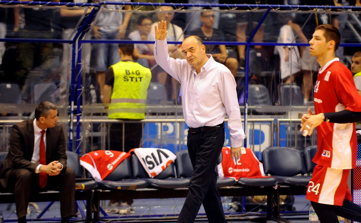 DUSKO VUJOSEVIC, trener kosarkasa Partizana, na utakmici finala plej ofa protiv Crvene zvezde. Beograd, 15.06.2015. foto: Nebojsa Parausic Kosarka, Crvena zvezda, Partizan, Finale play off