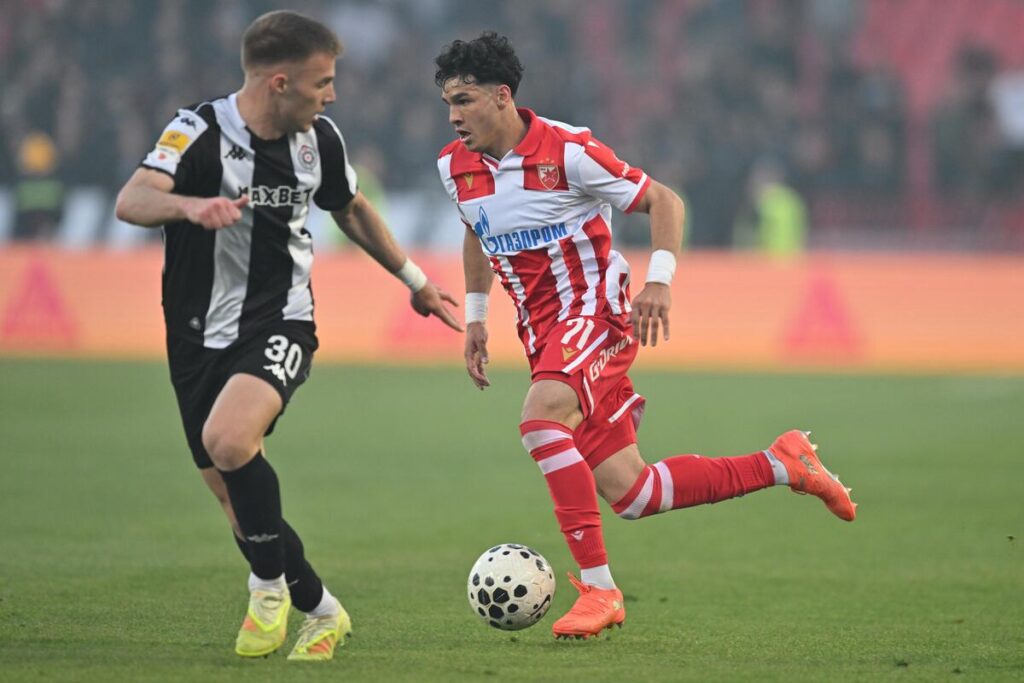 fudbaler Crvene zvezde na utakmici Superlige Prvenstva Srbije protiv Partizana na stadionu Rajka Mitica, Beograd, 26.04.2026. godine Foto: Marko Metlas Fudbal, Crvena zvezda, Superliga Prvenstvo Srbije, Partizan