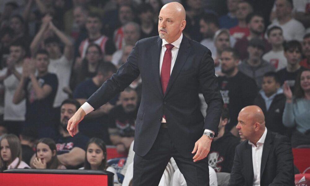 Trener Crvene zvezde na utakmici Evrolige protiv Parizana u hali Beogradska arena, Beograd 02.04.2026. godine Foto: Marko Metlas Kosarka, Crvena zvezda, Evroliga, Partizan