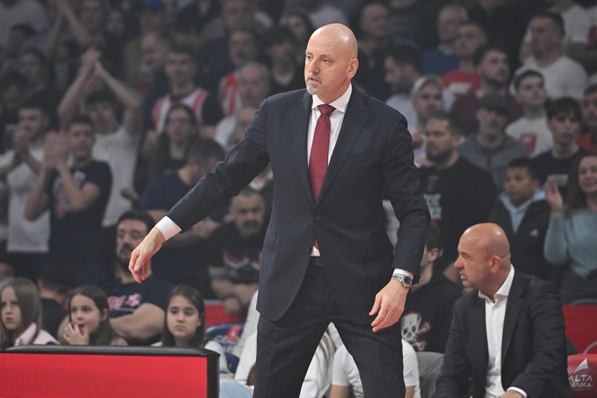 Trener Crvene zvezde na utakmici Evrolige protiv Parizana u hali Beogradska arena, Beograd 02.04.2026. godine Foto: Marko Metlas Kosarka, Crvena zvezda, Evroliga, Partizan