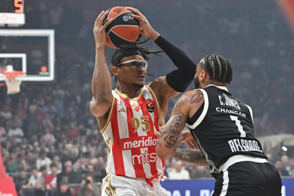 kosarkas Crvene zvezde na utakmici Evrolige protiv Parizana u hali Beogradska arena, Beograd 02.04.2026. godine Foto: Marko Metlas Kosarka, Crvena zvezda, Evroliga, Partizan