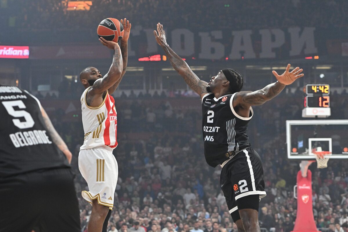 kosarkas Crvene zvezde na utakmici Evrolige protiv Parizana u hali Beogradska arena, Beograd 02.04.2026. godine Foto: Marko Metlas Kosarka, Crvena zvezda, Evroliga, Partizan