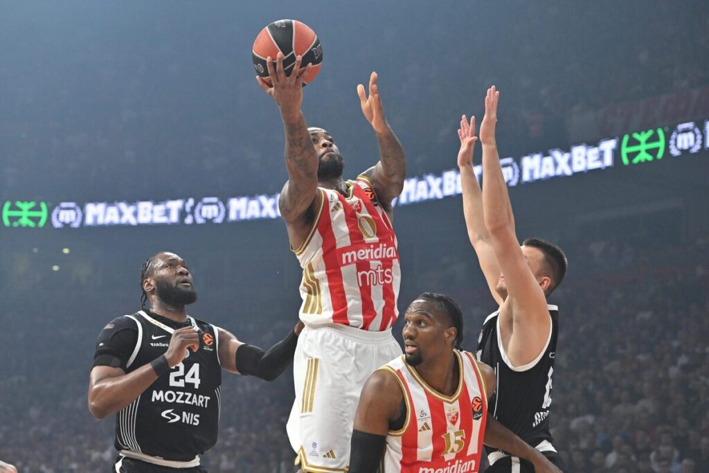 kosarkas Crvene zvezde na utakmici Evrolige protiv Parizana u hali Beogradska arena, Beograd 02.04.2026. godine Foto: Marko Metlas Kosarka, Crvena zvezda, Evroliga, Partizan