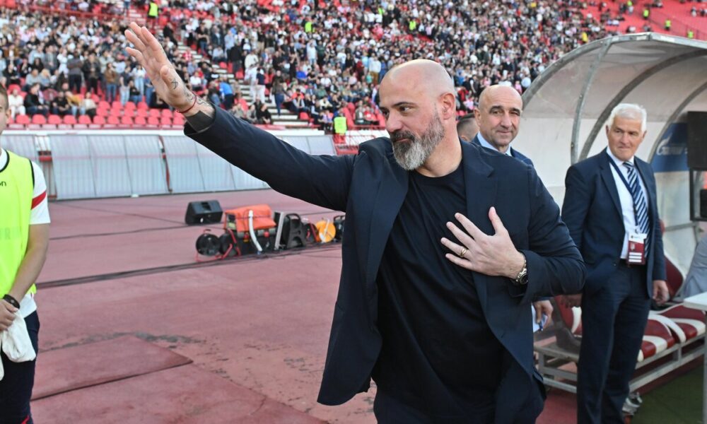 Trener Crvene zvezde na utakmici Superlige Prvenstva Srbije protiv Partizana na stadionu Rajka Mitica, Beograd, 26.04.2026. godine Foto: Marko Metlas Fudbal, Crvena zvezda, Superliga Prvenstvo Srbije, Partizan