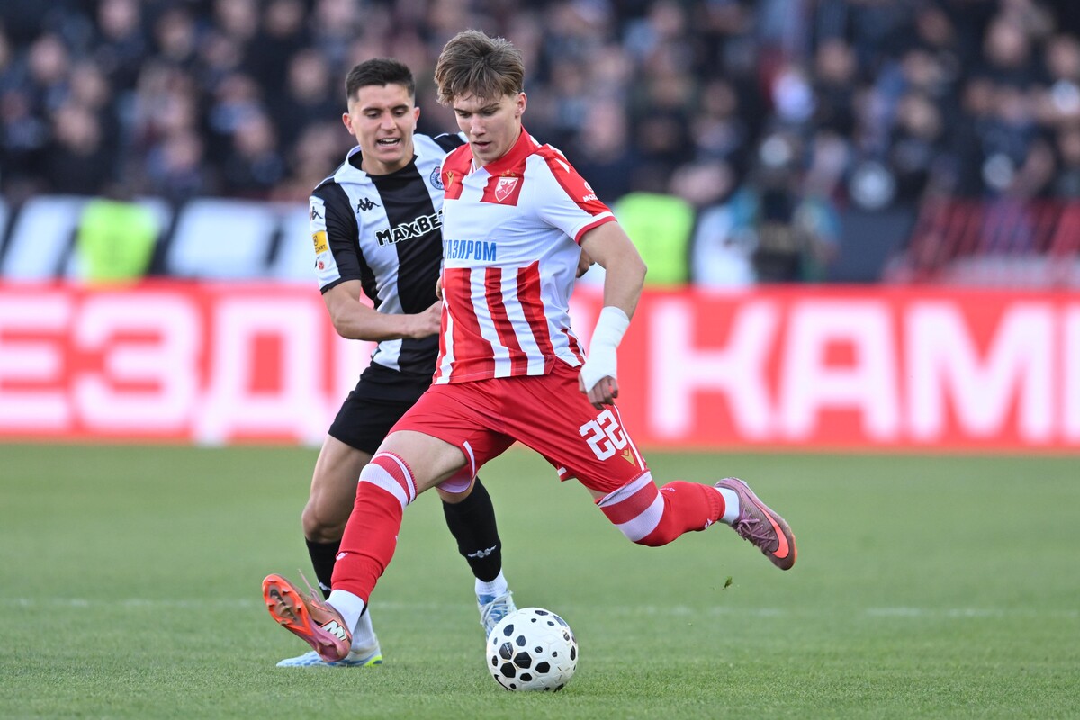 fudbaler Crvene zvezde na utakmici Superlige Prvenstva Srbije protiv Partizana na stadionu Rajka Mitica, Beograd, 26.04.2026. godine Foto: Marko Metlas Fudbal, Crvena zvezda, Superliga Prvenstvo Srbije, Partizan