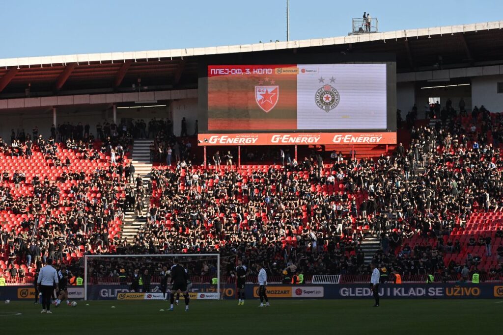 Navijači Partizana na utakmici Superlige Prvenstva Srbije protiv Crvene zvezde na stadionu Rajka Mitica, Beograd, 26.04.2026. godine Foto: Marko Metlas Fudbal, Crvena zvezda, Superliga Prvenstvo Srbije, Partizan