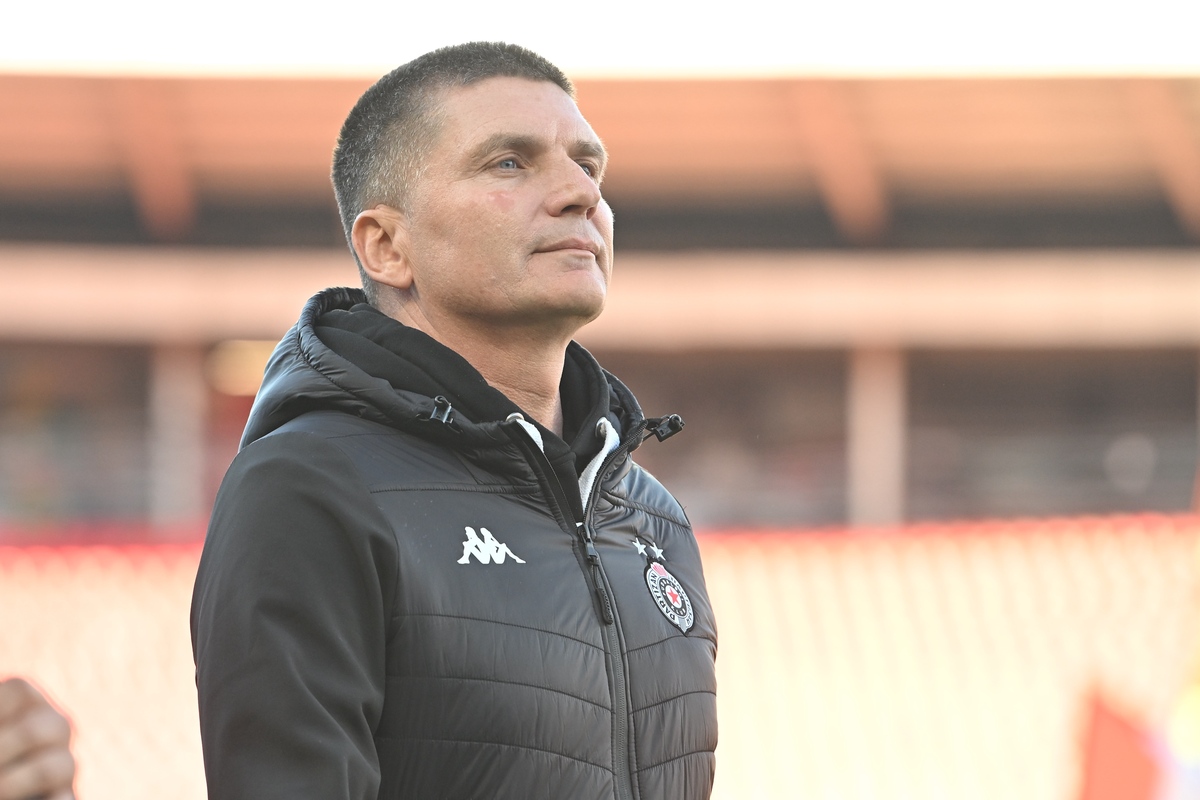 Trener Partizana na utakmici Superlige Prvenstva Srbije protiv Crvene zvezde na stadionu Rajka Mitica, Beograd, 26.04.2026. godine Foto: Marko Metlas Fudbal, Crvena zvezda, Superliga Prvenstvo Srbije, Partizan