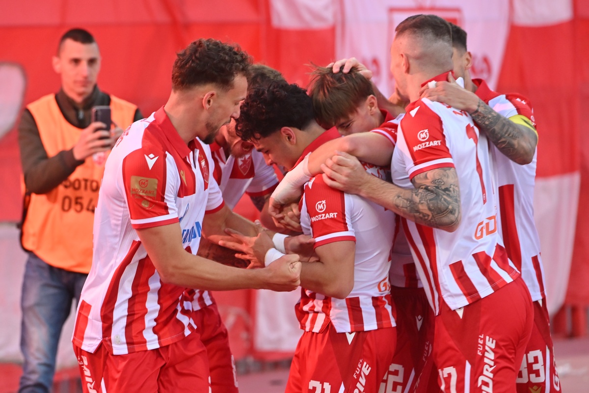 fudbaler Crvene zvezde na utakmici Superlige Prvenstva Srbije protiv Partizana na stadionu Rajka Mitica, Beograd, 26.04.2026. godine Foto: Marko Metlas Fudbal, Crvena zvezda, Superliga Prvenstvo Srbije, Partizan