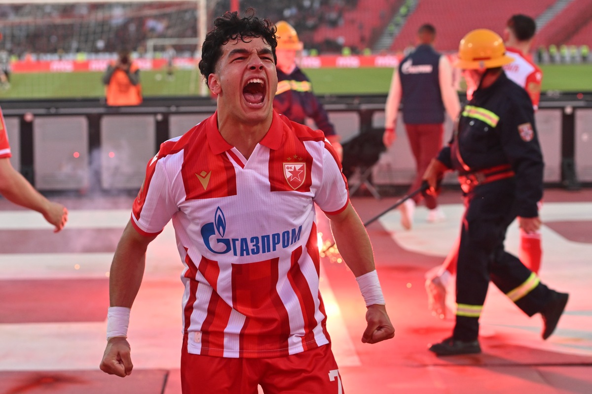 fudbaler Crvene zvezde na utakmici Superlige Prvenstva Srbije protiv Partizana na stadionu Rajka Mitica, Beograd, 26.04.2026. godine Foto: Marko Metlas Fudbal, Crvena zvezda, Superliga Prvenstvo Srbije, Partizan
