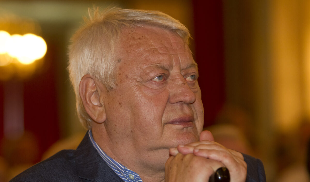 Vladimir Cvetkovic bivsi direktor fudbalera Crvene zvezde na obelezavanju 20 godina od osvajanja pehara Kupa Sampiona u Bariju u Skupsstini grada 31.05.2011. godine Foto: Marko Metlas