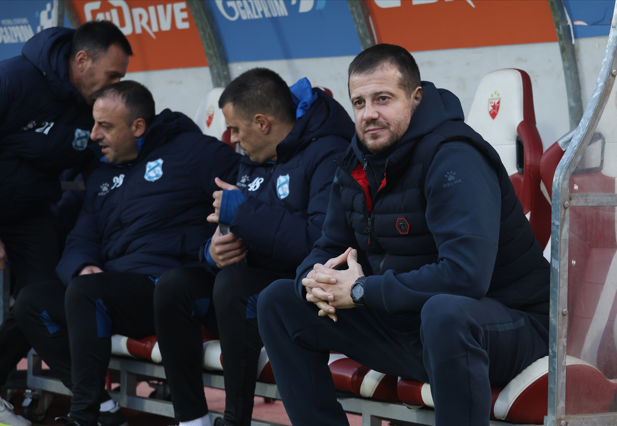 NENAD LALATOVIC trener fudbalera Mladosti Lucani na utakmici Superlige Prvenstva Srbije protiv Crvene zvezde na stadionu Rajka Mitica, Beograd, 20.12.2025. godine Foto: MN PRESS Fudbal, Crvena zvezda, Mladost Lucani, Superliga Prenstvo Srbije