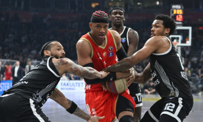 JASIEL RIVERO Hasiel Rivero kosarkas Crvene zvezde na utakmici Jadranske ABA lige protiv CARLIK JONES Karlik Dzons i STERLING BROWN Sterling Braun iz Partizana u hali Beogradska arena, Beograd 19.04.2016. godine Foto: Marko Metlas Kosarka, Partizan, Jadranska ABA liga, Crvena zvezda