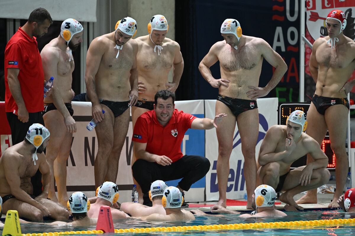 UROS STEVANOVIC trener vaterpolista Radnickog Kragujevac na utakmici LEN Evrokupa protiv Marseja na bazenu hale Jezero, Kragujevac, 25.04.2026. godine Foto: Mladjan Ivanovic / MN PRESS Vaterpolo, Radnicki Kragujevac, Marsej, LEN Evrokup