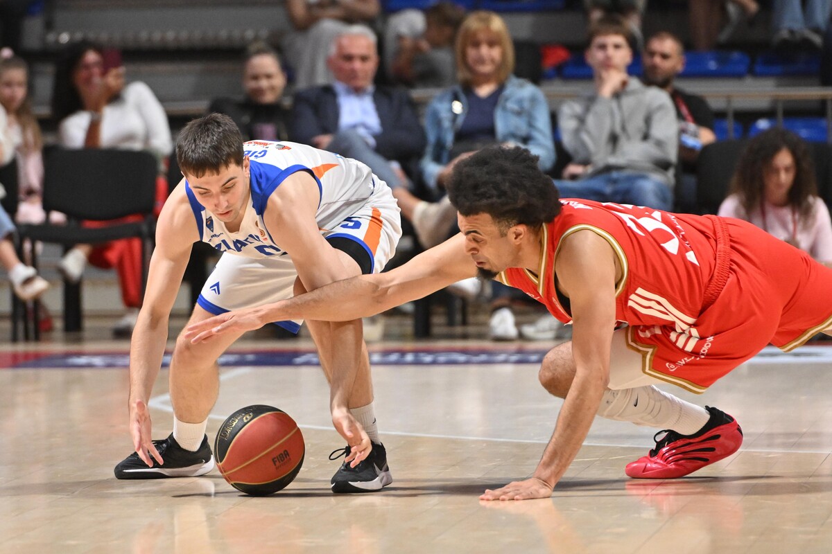 kosarkas Crvene zvezde na utakmici prvenstva Srbije KLS protiv Zlatibora u hali Aleksandar Nikolic Pionir, Beograd 03.05.2026. godine Foto: Marko Metlas Kosarka, Crvena zvezda, Prvenstvo Srbije, Zlatibor