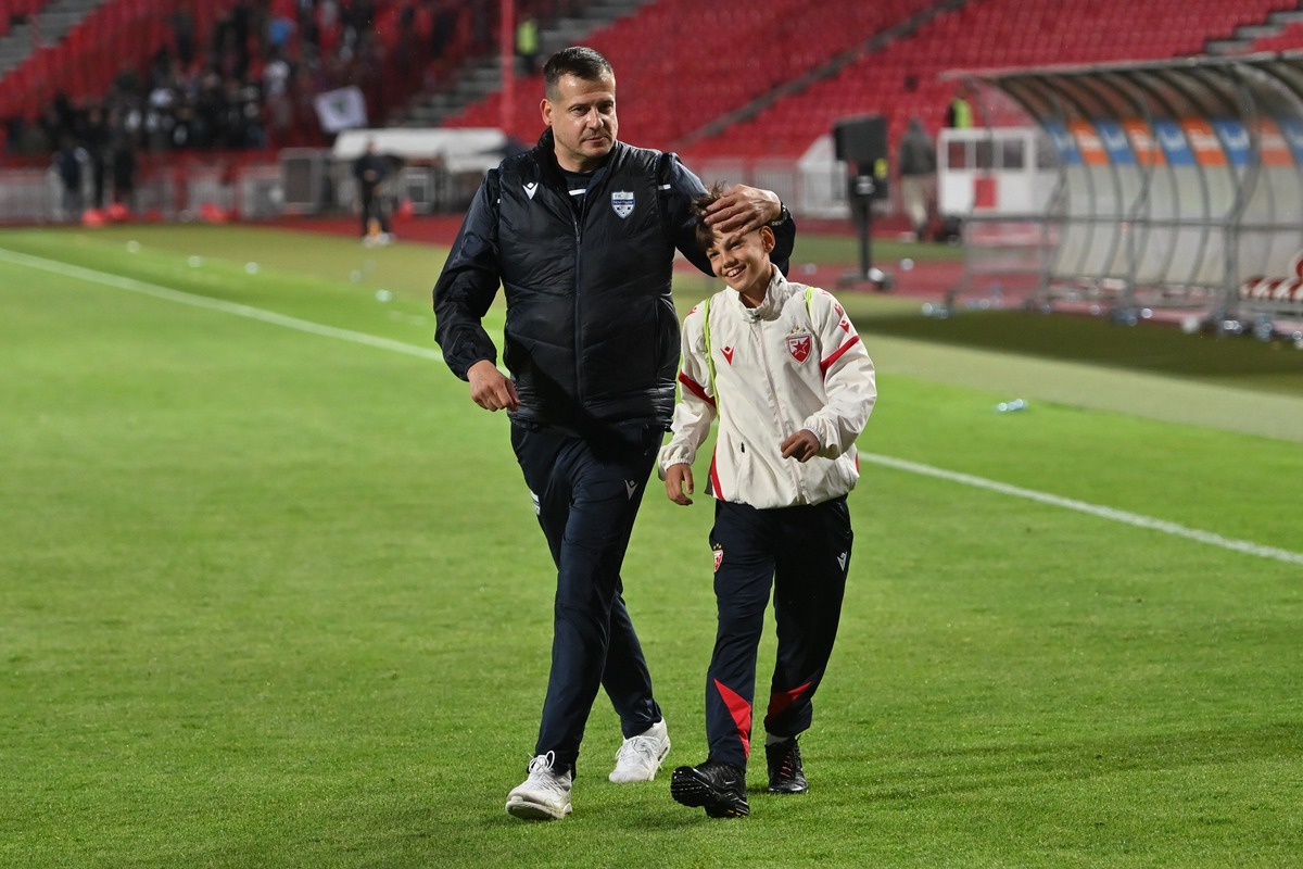 Trener Novog Pazara na utakmici Superlige Prvenstva Srbije protiv Crvene zvezde na stadionu Rajka Mitica, Beograd, 09.05.2026. godine Foto: Marko Metlas Fudbal, Crvena zvezda, Superliga Prvenstvo Srbije, Novi Pazar
