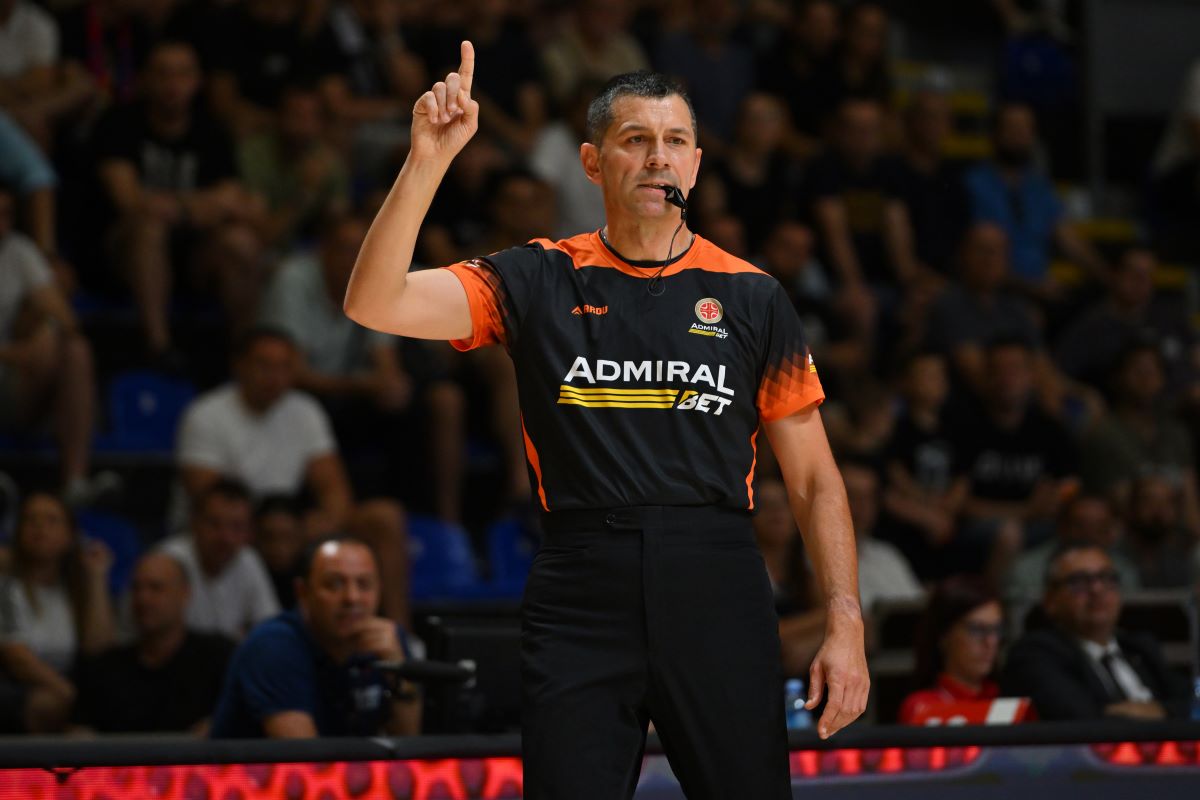 MILIVOJE JOVCIC sudija kosarkasi Partizana na utakmici Prvenstva Srbije protiv FMP Zeleznika u hali Aleksandar Nikolic Pionir, Beograd 19.06.2025. godine Foto: Marko Metlas Kosarka, Partizan, Prvenstvo Srbije, FMP Zeleznik, Kosarkaska liga Srbije, KLS
